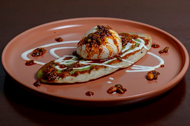Tlacoyo con Burrata.