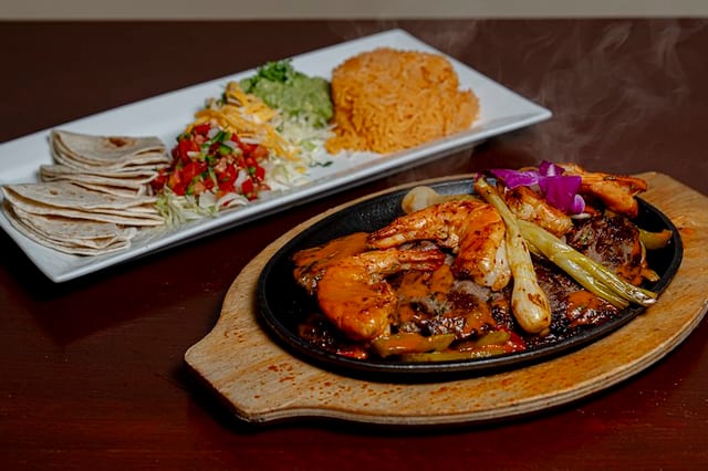 Fajitas Mar y Tierra.