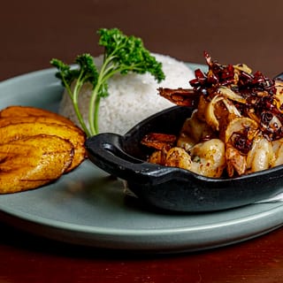 Camarones al Ajillo